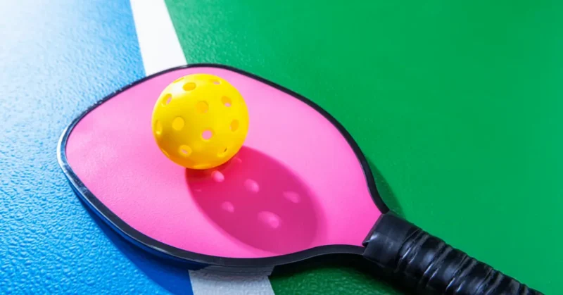 plastic pickleball paddle different from wooden pickleball paddle